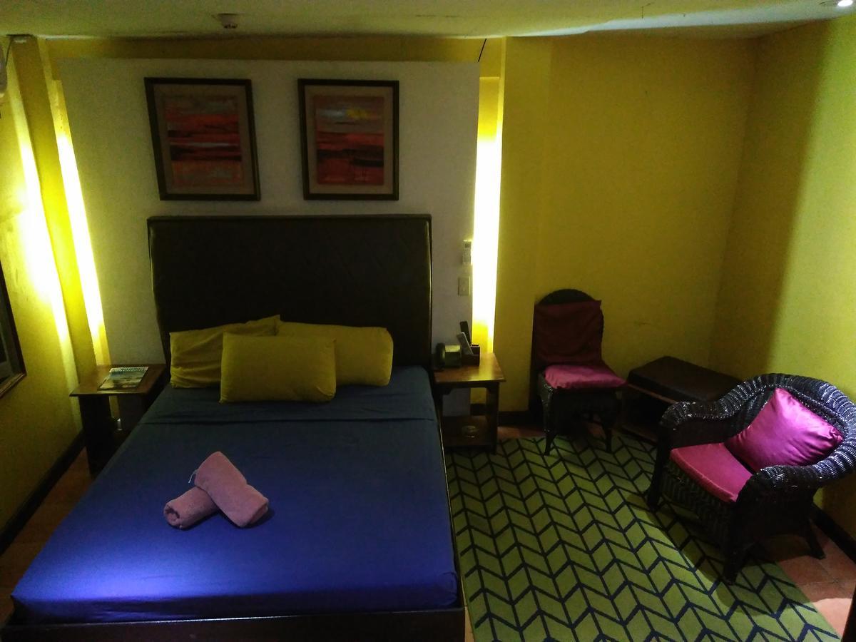 Mango'S Beachfront Resort Olongapo Chambre photo
